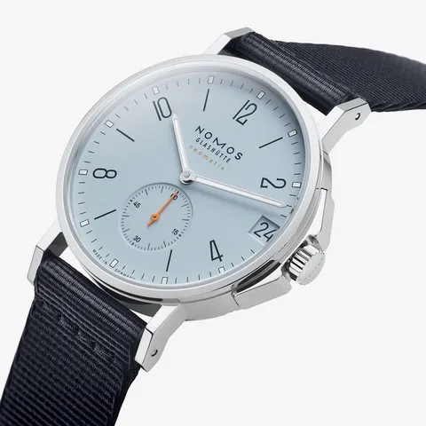 NOMOS Glashütte Ahoi Neomatik 38 Datario Cielo Rif. 526_03