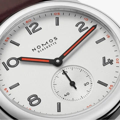 NOMOS Glashütte Club 36 Rif. 701.1_04