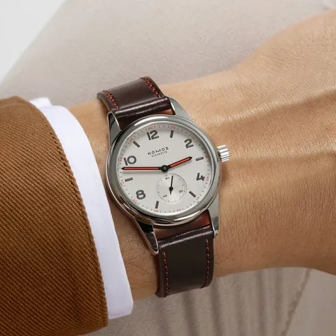 NOMOS Glashütte Club 36 Rif. 701.1_07